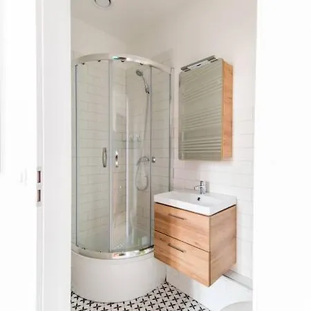 Cozy, Small Studio.great Location / Mała Kawalerka Apartament *